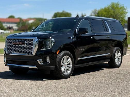 Onyx Black 2022 GMC Yukon XL SLT