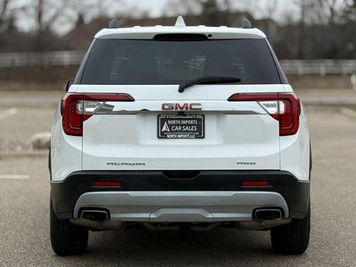 2023 GMC Acadia AWD SLT