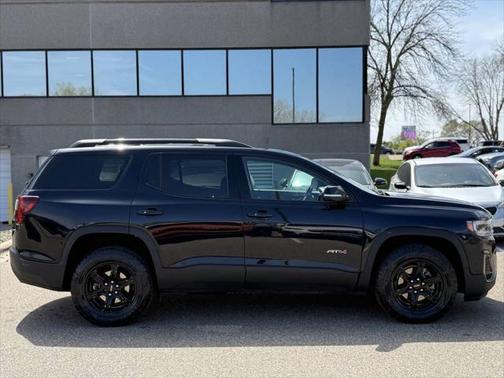 2022 GMC Acadia AWD AT4