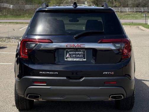 2022 GMC Acadia AWD AT4
