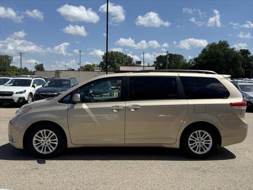 2013 Toyota Sienna XLE