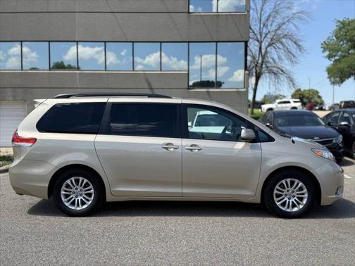 2013 Toyota Sienna XLE