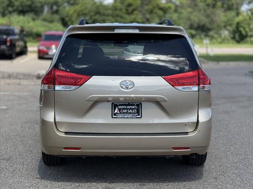 2013 Toyota Sienna XLE