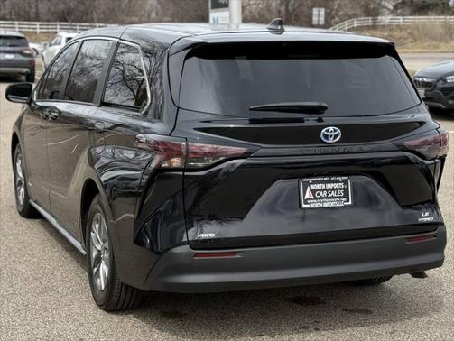 2021 Toyota Sienna LE
