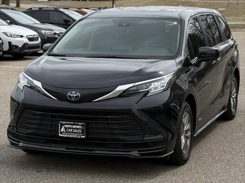 2021 Toyota Sienna LE