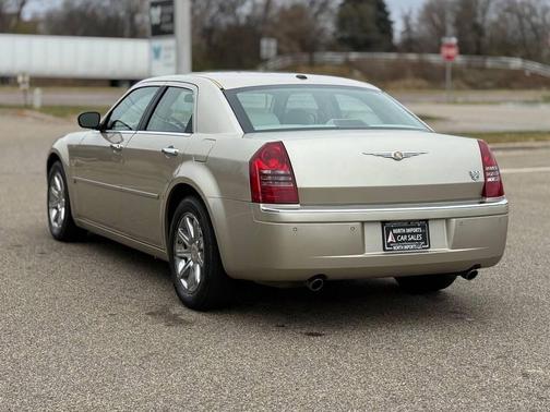 2006 Chrysler 300C Base
