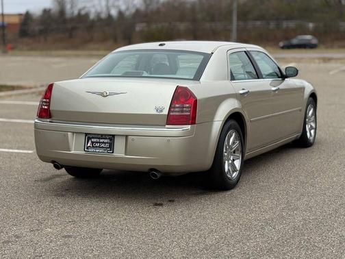 2006 Chrysler 300C Base