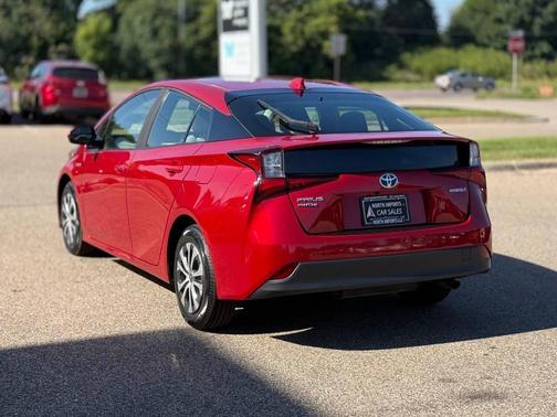 2020 Toyota Prius LE