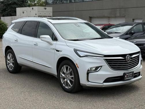 2023 Buick Enclave Essence AWD