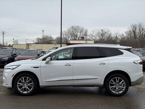 2023 Buick Enclave Essence AWD