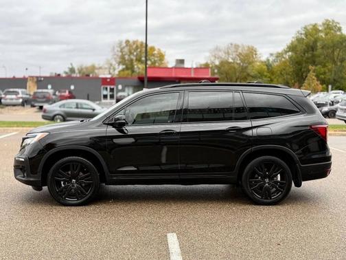 2022 Honda Pilot AWD Black Edition