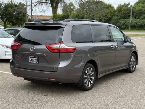 2020 Toyota Sienna XLE Premium