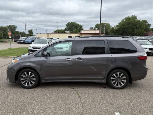 2020 Toyota Sienna XLE Premium