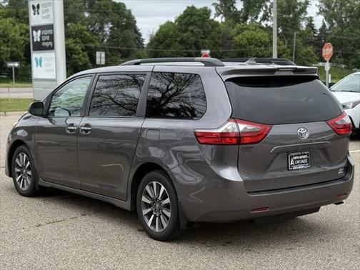2020 Toyota Sienna XLE Premium