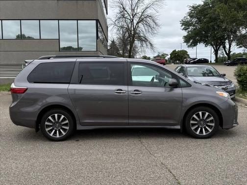 2020 Toyota Sienna XLE Premium