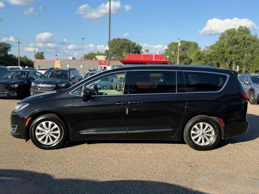 2018 Chrysler Pacifica Touring-L