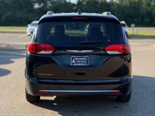 2018 Chrysler Pacifica Touring-L