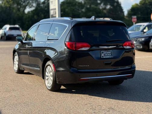 2018 Chrysler Pacifica Touring-L