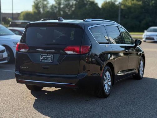 2018 Chrysler Pacifica Touring-L