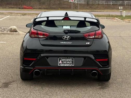 2021 Hyundai Veloster Base