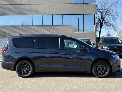 2020 Chrysler Pacifica Touring-L Plus