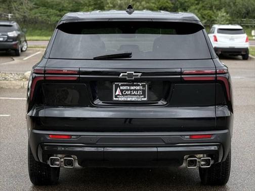 2024 Chevrolet Traverse LS