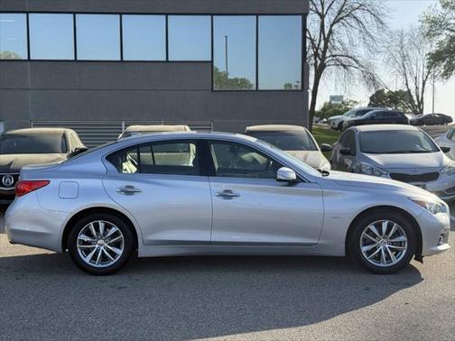 2017 INFINITI Q50 Base