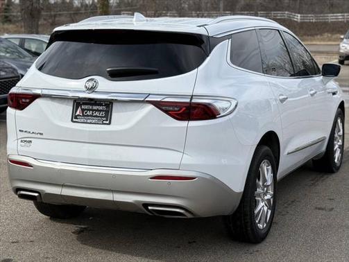 2022 Buick Enclave FWD Essence