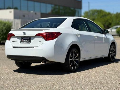 White 2019 Toyota Corolla SE
