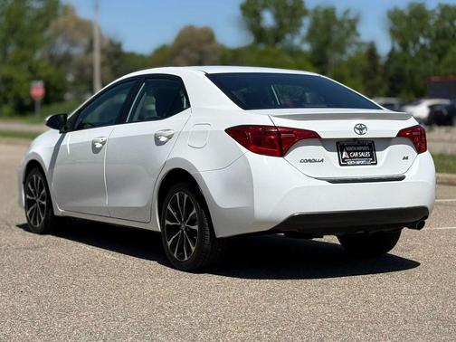 White 2019 Toyota Corolla SE
