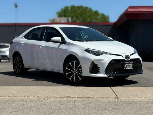 White 2019 Toyota Corolla SE