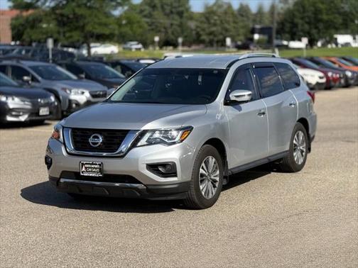 2017 Nissan Pathfinder SL