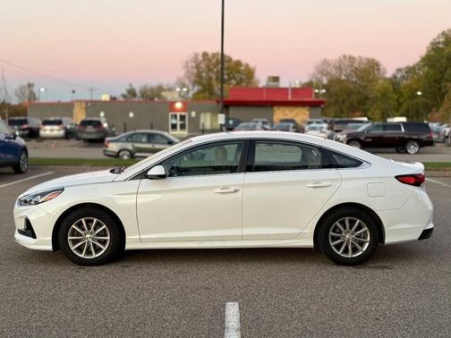 2019 Hyundai SONATA SE