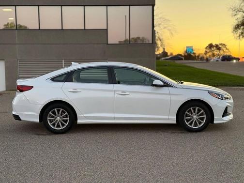 2019 Hyundai SONATA SE