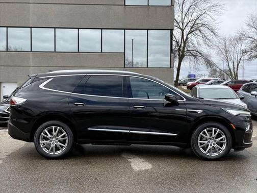 2023 Buick Enclave Essence AWD
