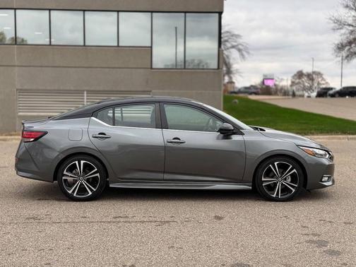 2022 Nissan Sentra SR