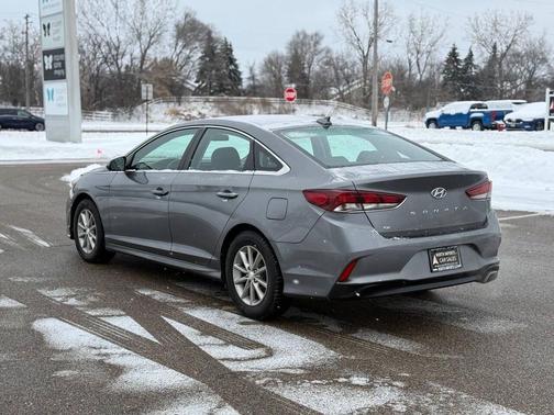 2018 Hyundai SONATA SE