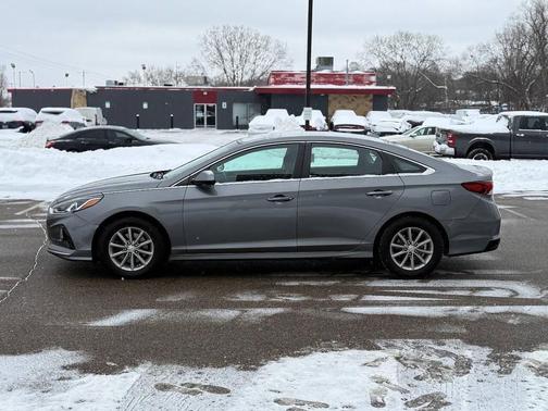 2018 Hyundai SONATA SE