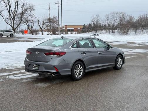 2018 Hyundai SONATA SE