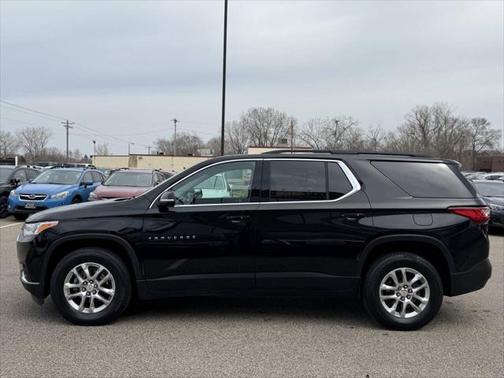 2021 Chevrolet Traverse LT Cloth