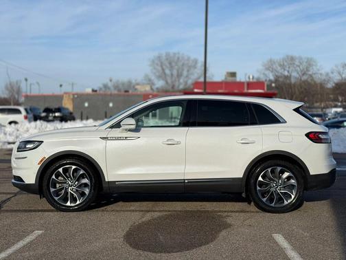 2021 Lincoln Nautilus Reserve