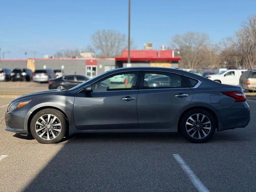 Gun Metallic 2016 Nissan Altima 2.5 SL