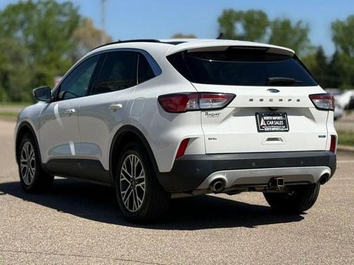 Star White Metallic Tri-Coat 2020 Ford Escape SEL