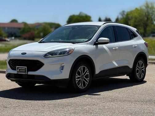 Star White Metallic Tri-Coat 2020 Ford Escape SEL
