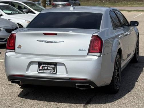 2019 Chrysler 300 Touring