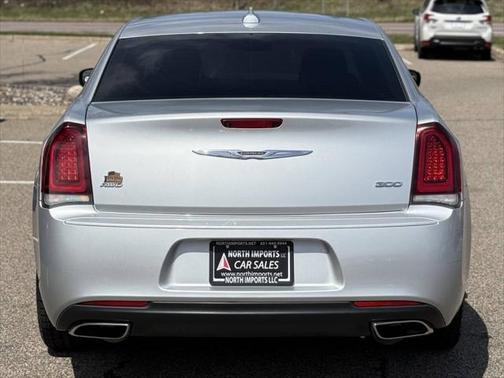 2019 Chrysler 300 Touring