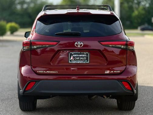 Barcelona Red 2021 Toyota Highlander LE