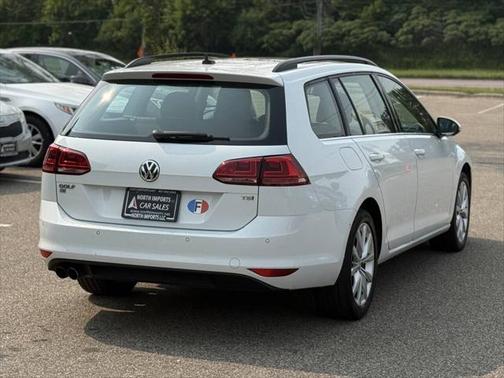 2016 Volkswagen Golf SportWagen TSI SE 4-Door