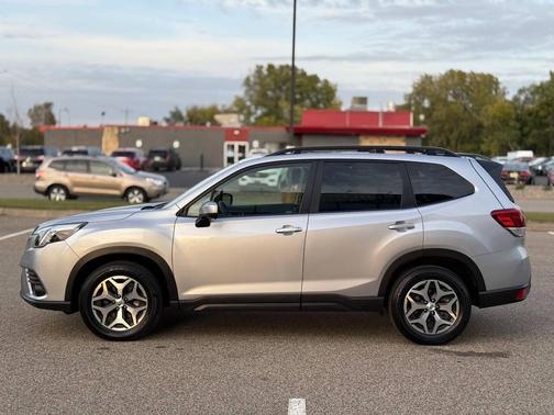 2024 Subaru Forester Premium