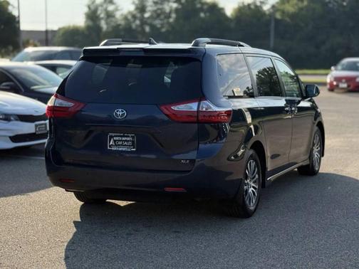 2019 Toyota Sienna XLE Premium